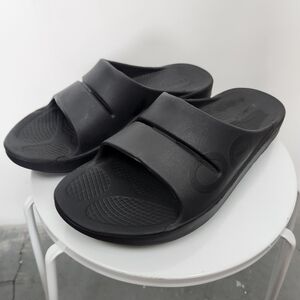 Oofos Ooah Slides Black Mens 9, Women's 11.
